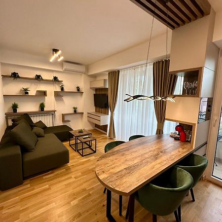 Downtown Riverside Apartments Скопье Экстерьер фото
