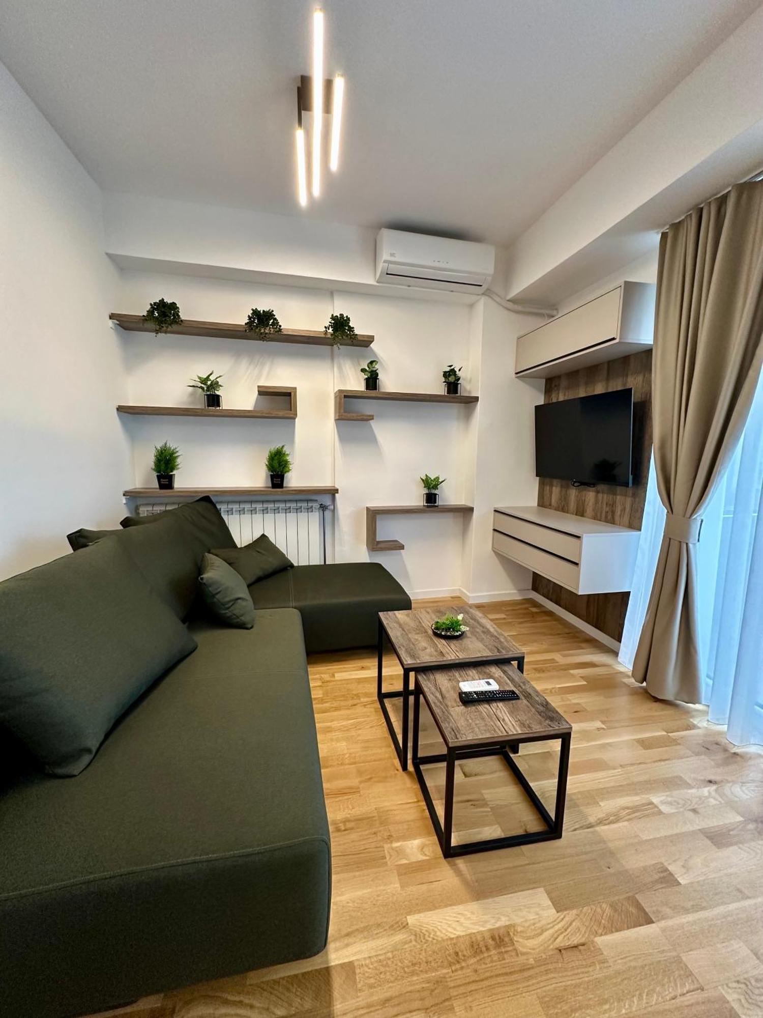 Downtown Riverside Apartments Скопье Экстерьер фото