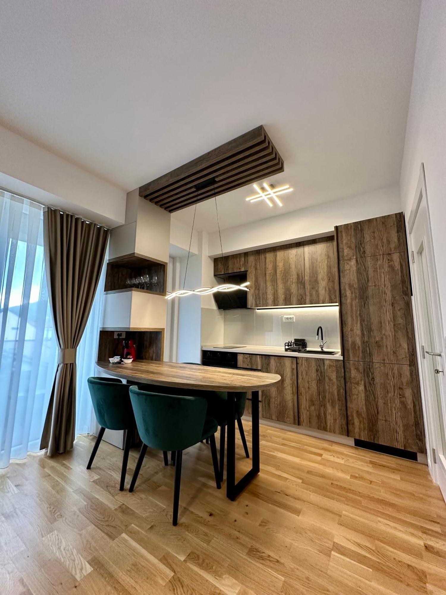 Downtown Riverside Apartments Скопье Экстерьер фото