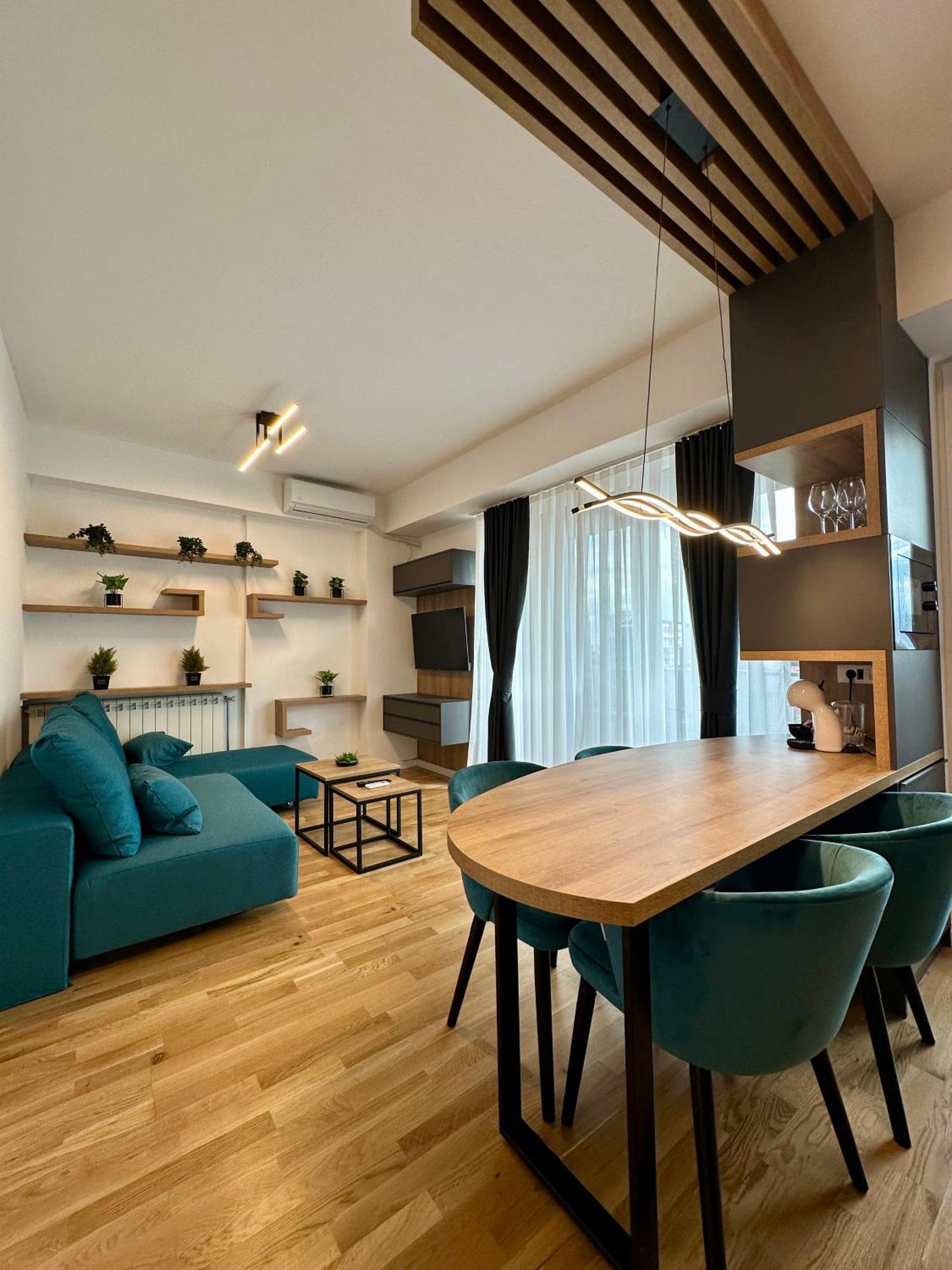 Downtown Riverside Apartments Скопье Экстерьер фото