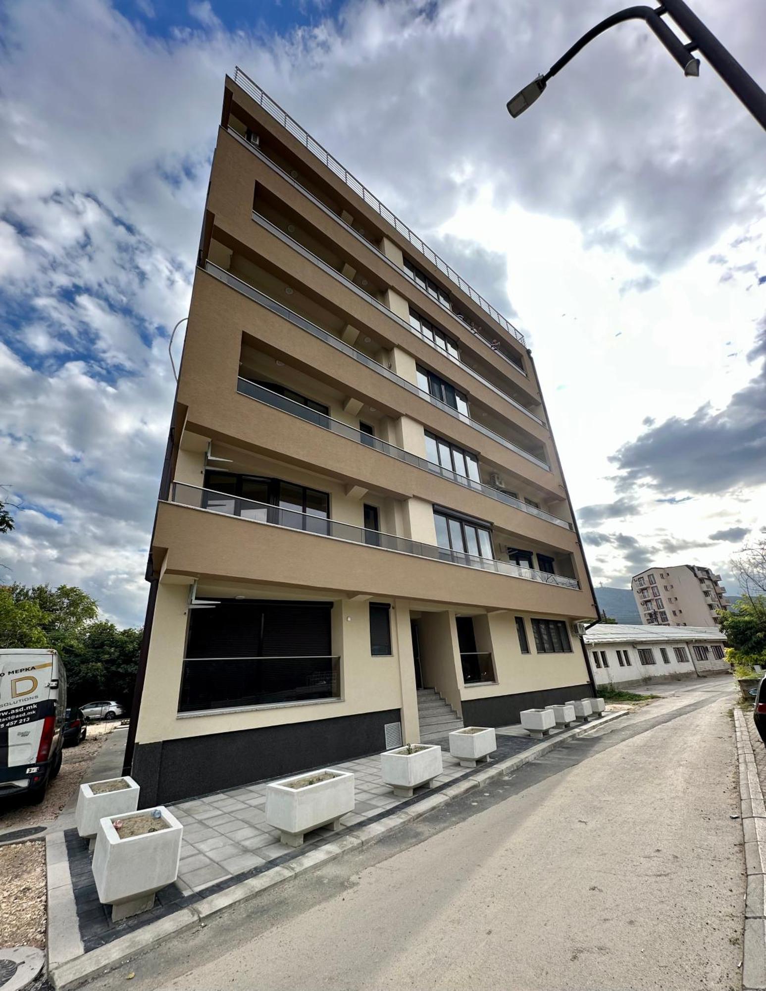 Downtown Riverside Apartments Скопье Экстерьер фото