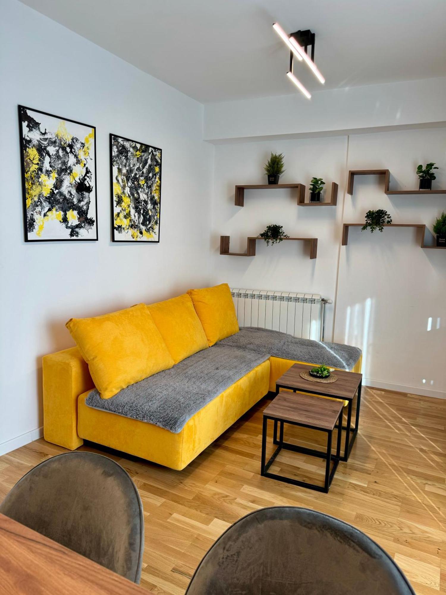 Downtown Riverside Apartments Скопье Экстерьер фото