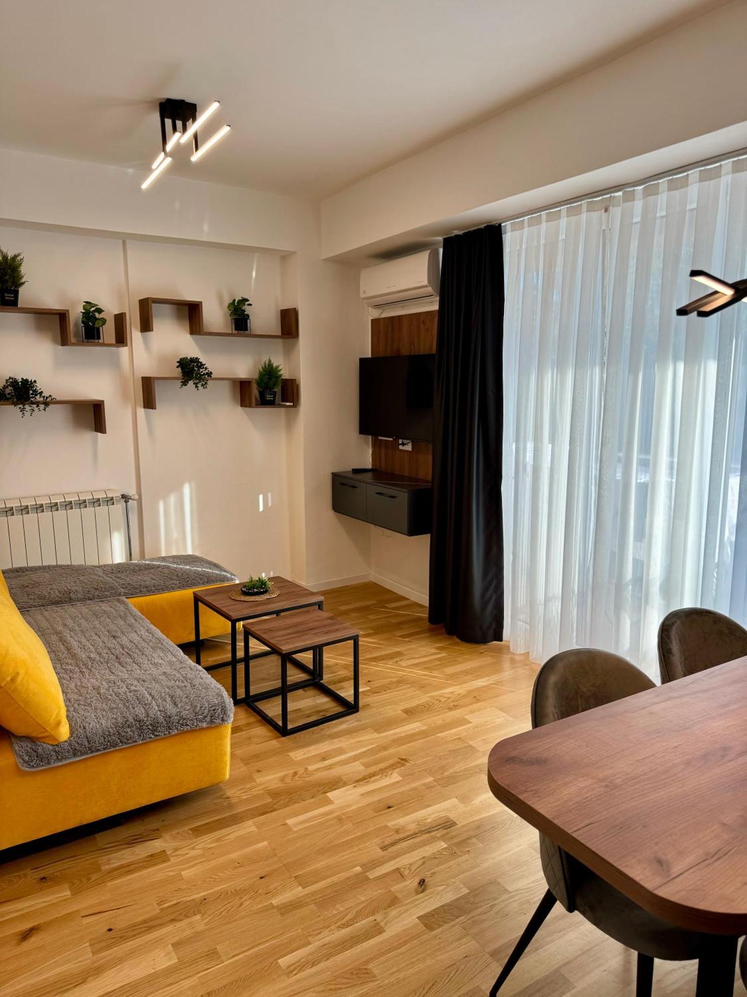 Downtown Riverside Apartments Скопье Экстерьер фото