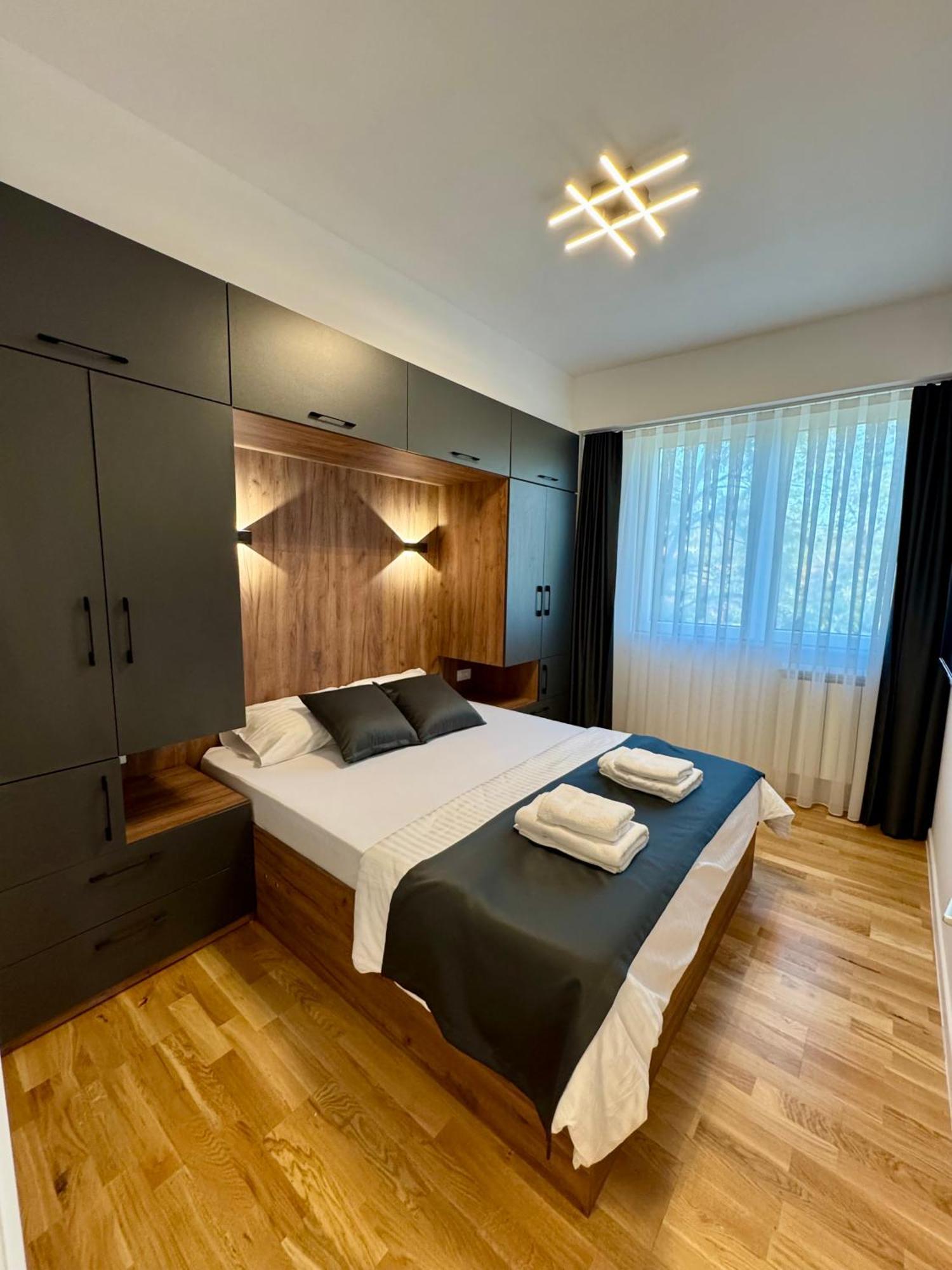 Downtown Riverside Apartments Скопье Экстерьер фото