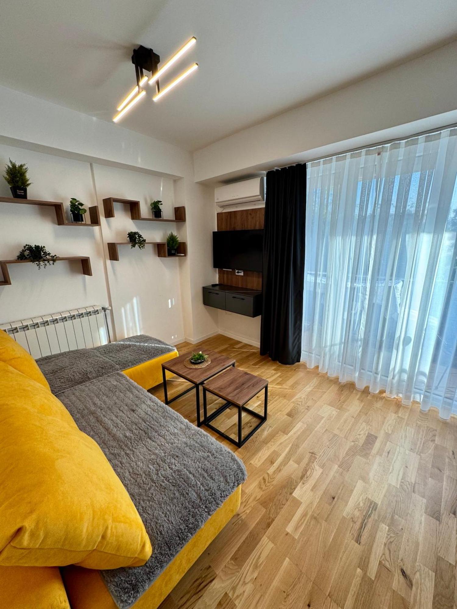 Downtown Riverside Apartments Скопье Экстерьер фото