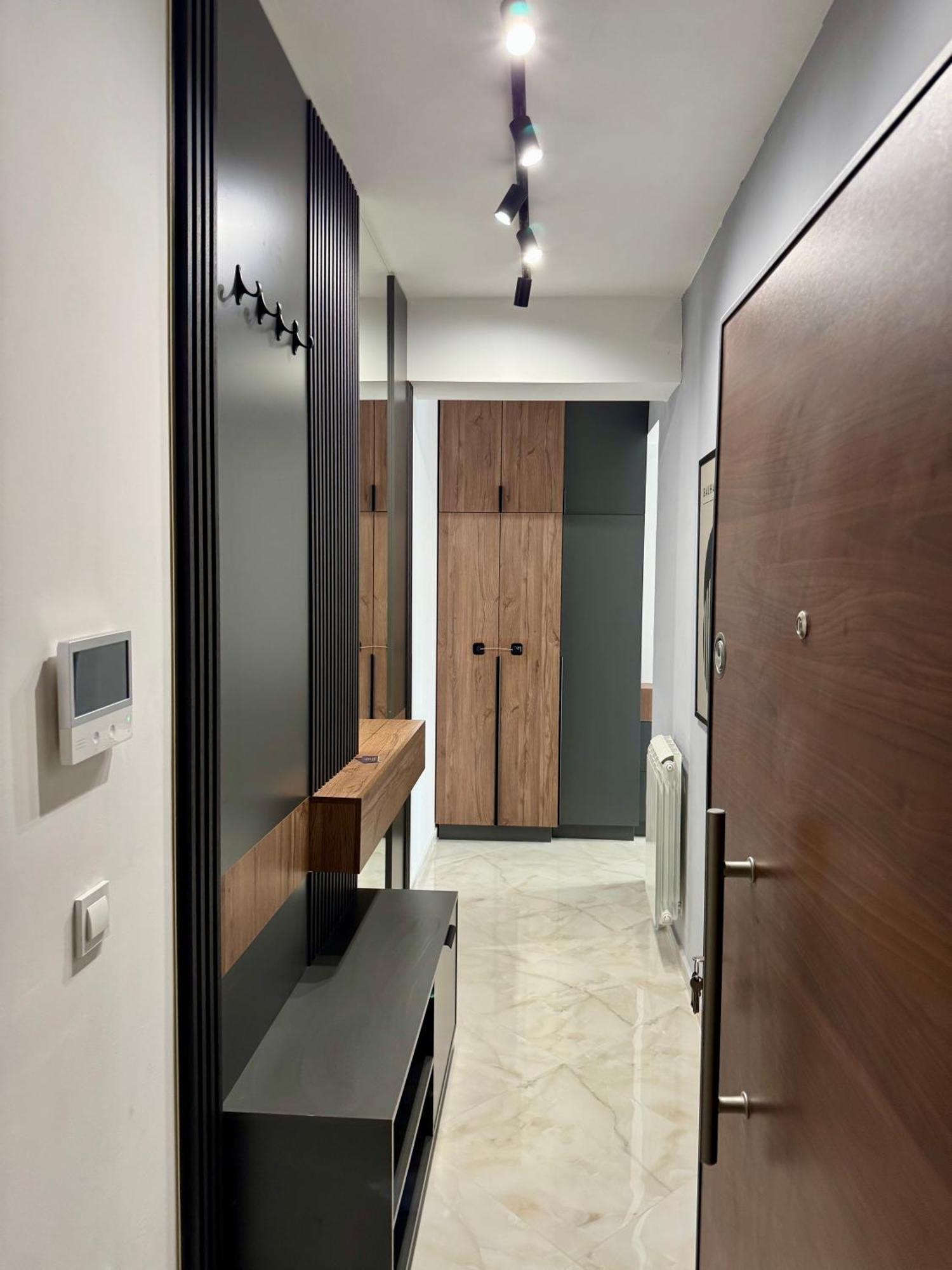 Downtown Riverside Apartments Скопье Экстерьер фото
