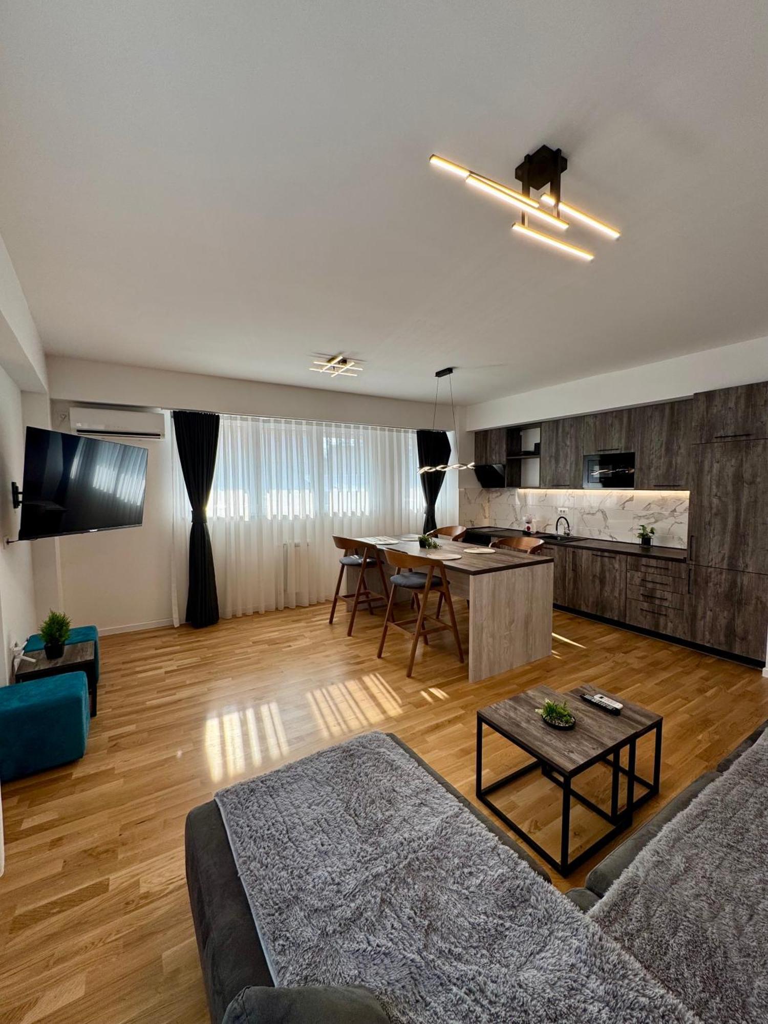 Downtown Riverside Apartments Скопье Экстерьер фото