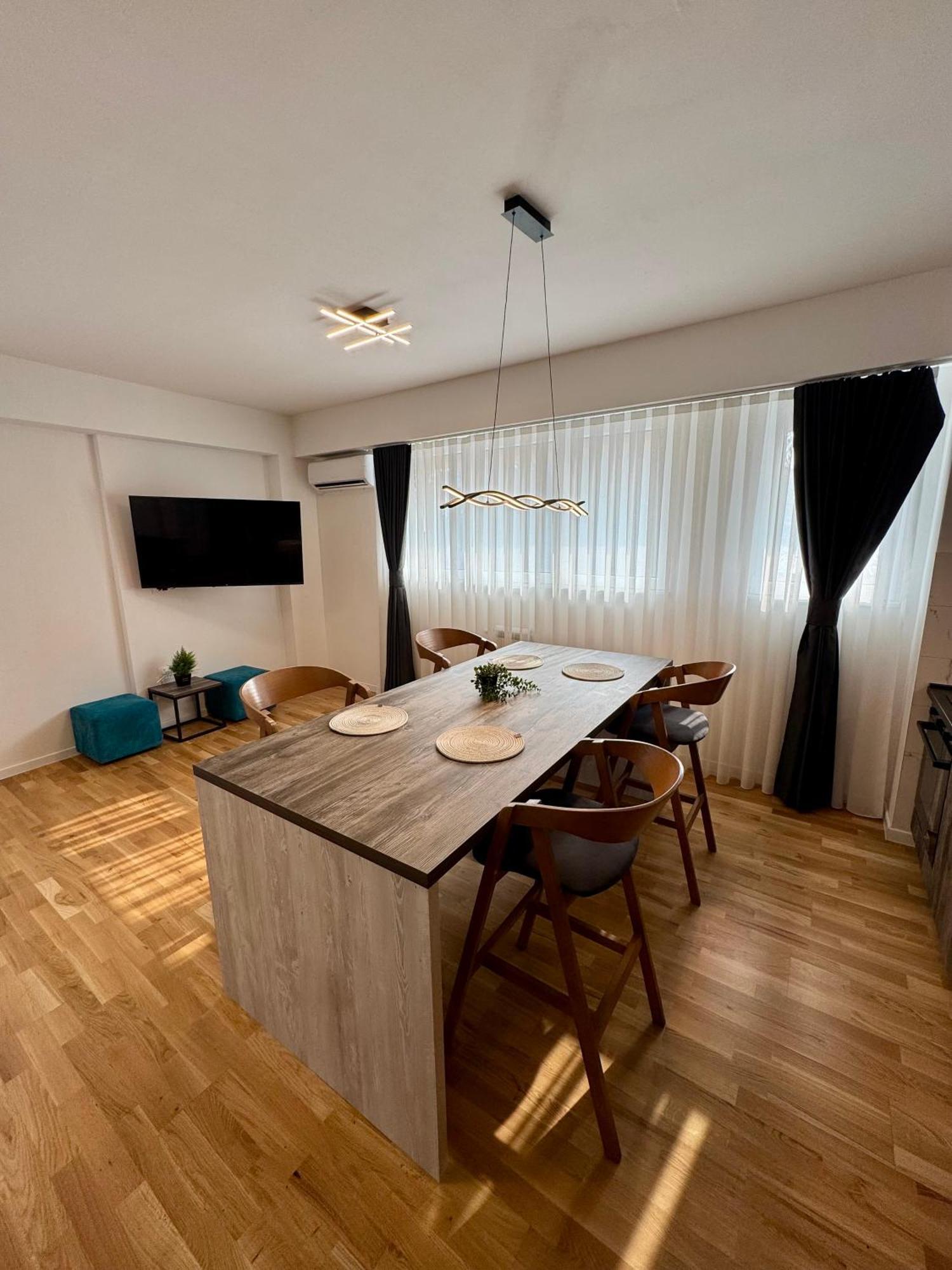 Downtown Riverside Apartments Скопье Экстерьер фото
